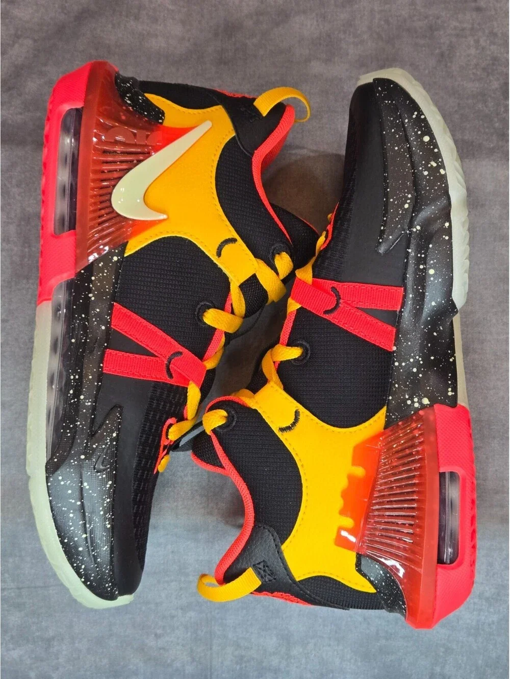 Nike LeBron Witness VII 7 - Black / Barely Volt (DQ8650-001) Youth Size 5Y NEW